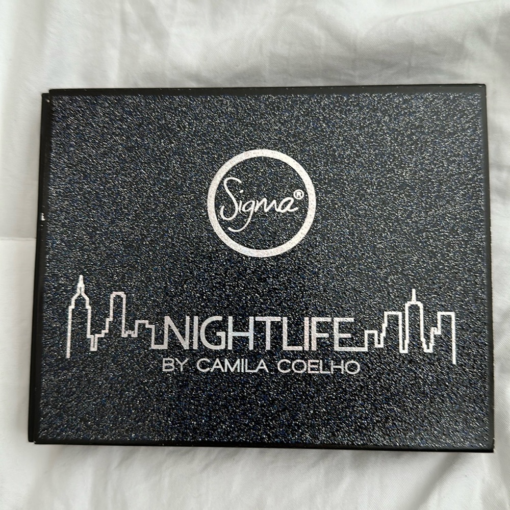 Sigma. NIGHTLIFE by CAMILA COELHO. Eyeshadow palette.
